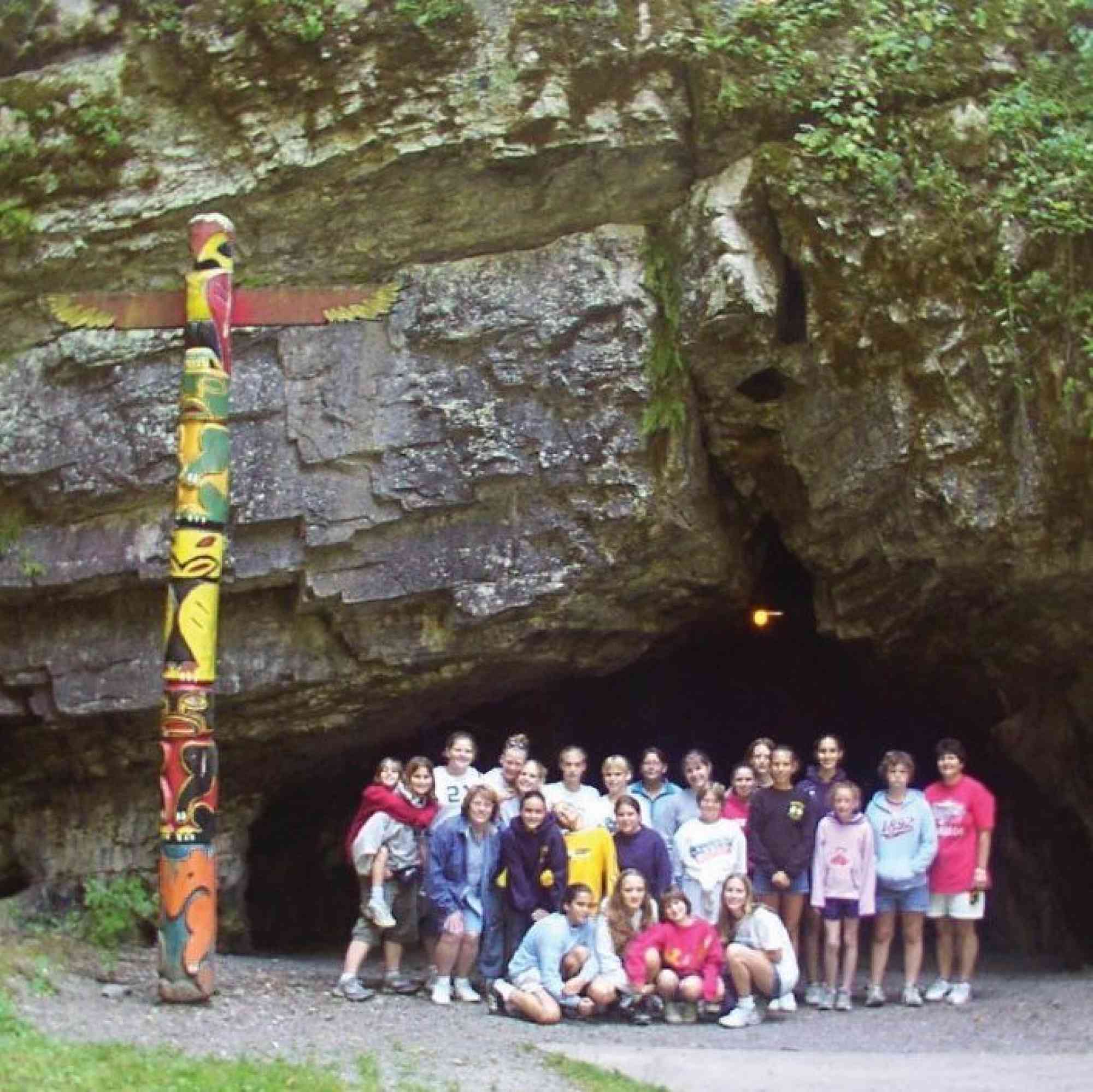 WOODWARD CAVE Group in front of cave