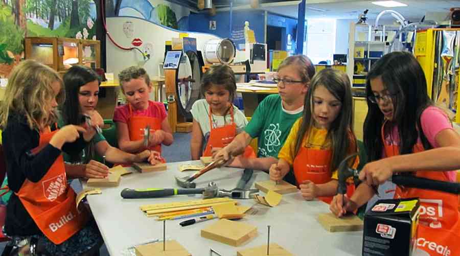 Kids at Discovery Space