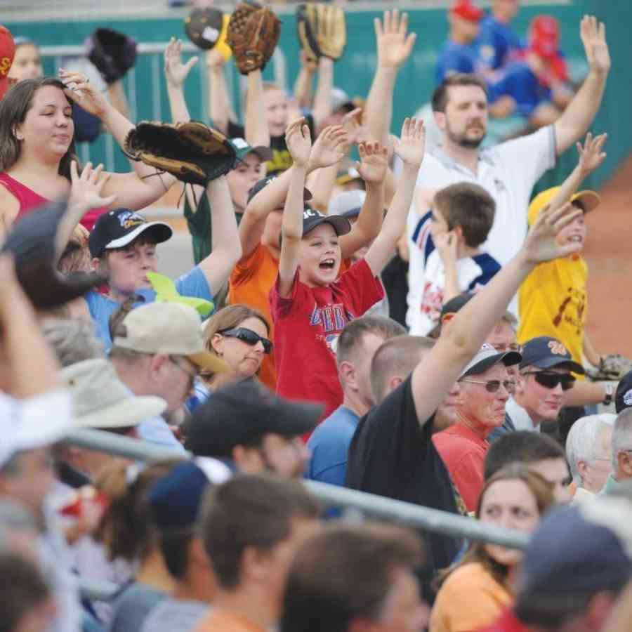 Spikes crowd