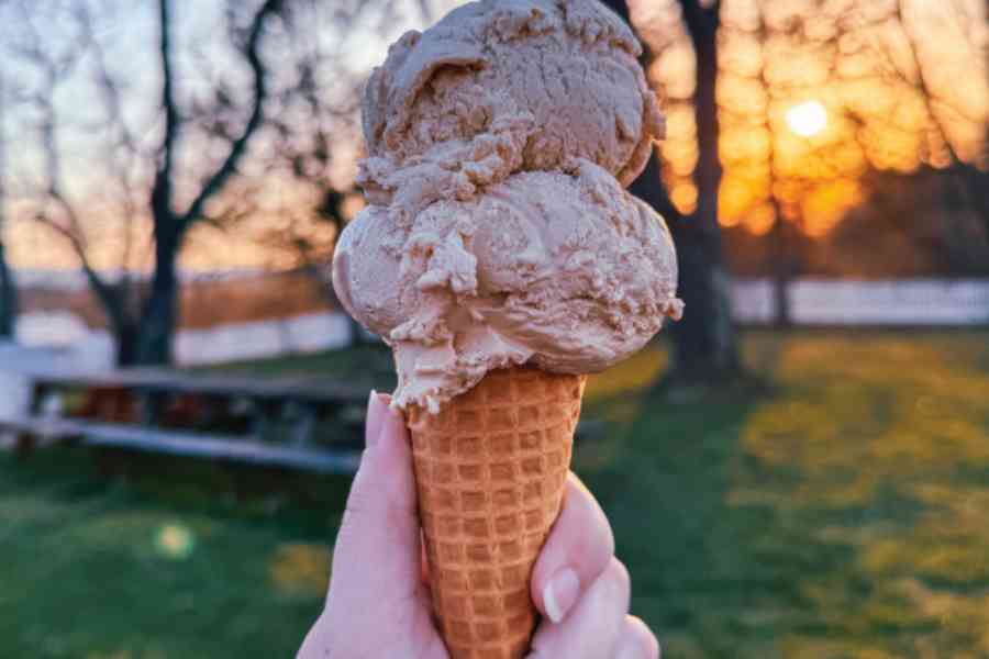 Person_ice cream