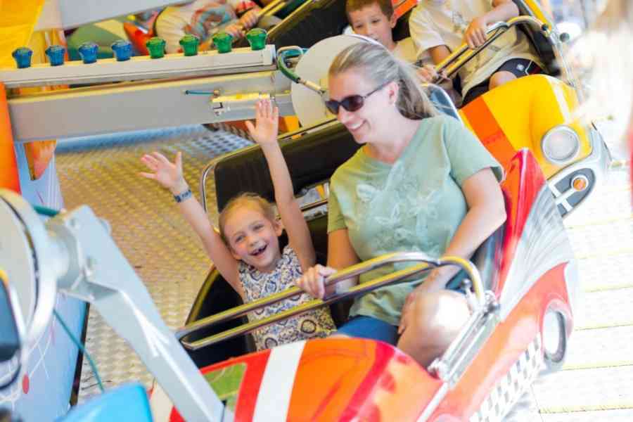 Swing Buggy Girl with Hands Up