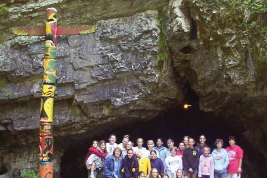 WOODWARD CAVE Group in front of cave